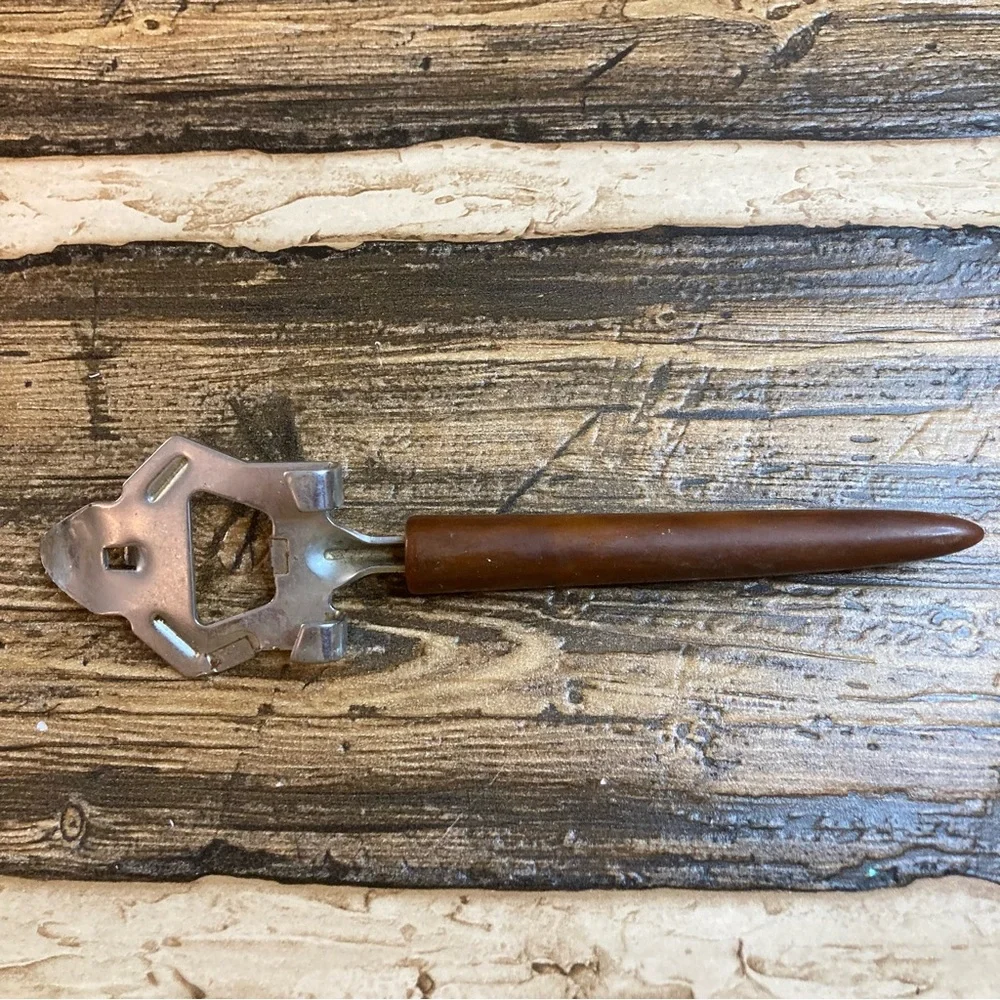 Vintage 3 way manual can opener